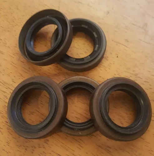 Fiat X1/9 x19 five speed Ritmo Regata Right axle oil seal 4003040